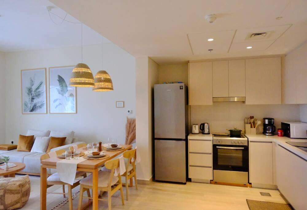 Classy 1br High Floor By Amenities & F1 Abu Dhabi