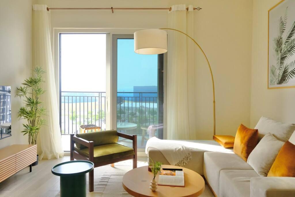 Classy 1br High Floor By Amenities & F1 Abu Dhabi